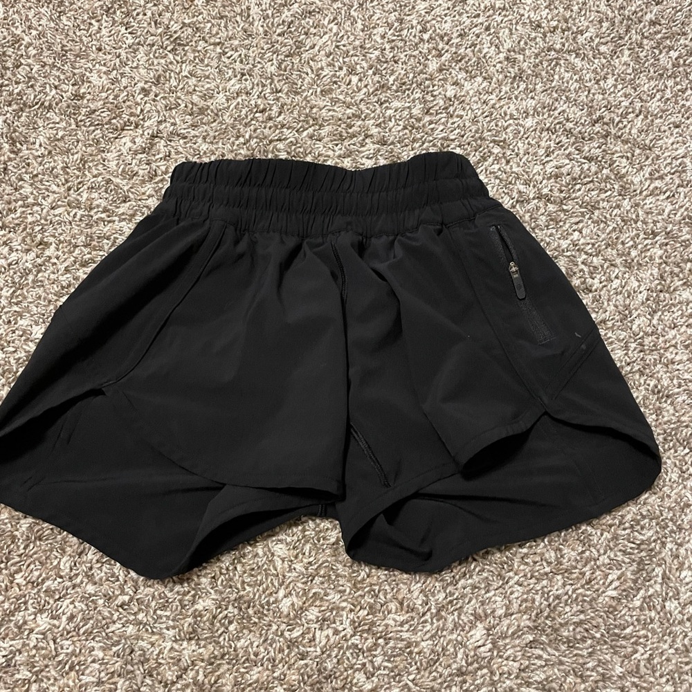 Lululemon tracker short 4”